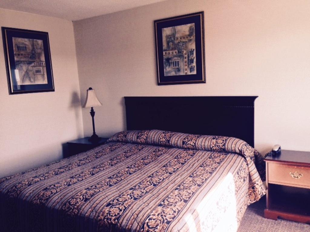 Wynnwood Plaza Hotel - Newport News Esterno foto